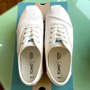 TOMS Cordones Indio Sneakers, NEW